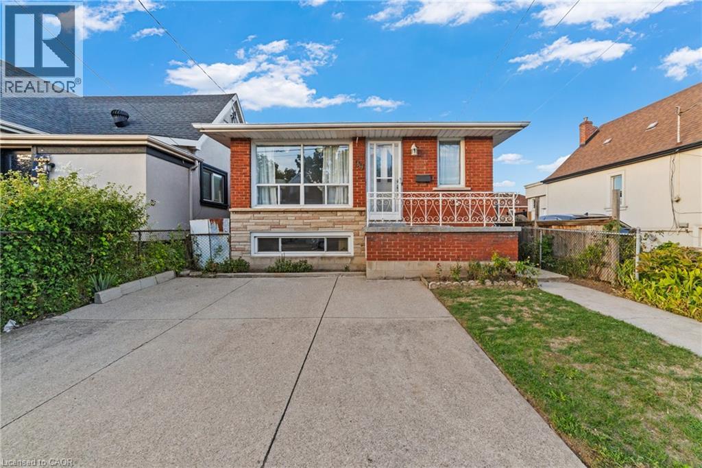 99 Edinburgh Ave, Hamilton, ON L8H 2C6