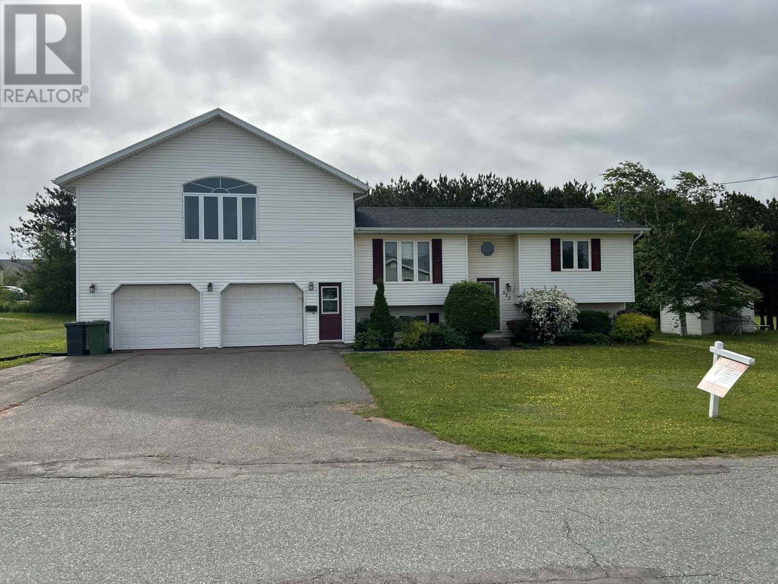 323 Norman Dr, Summerside, PE C1N 5X9
