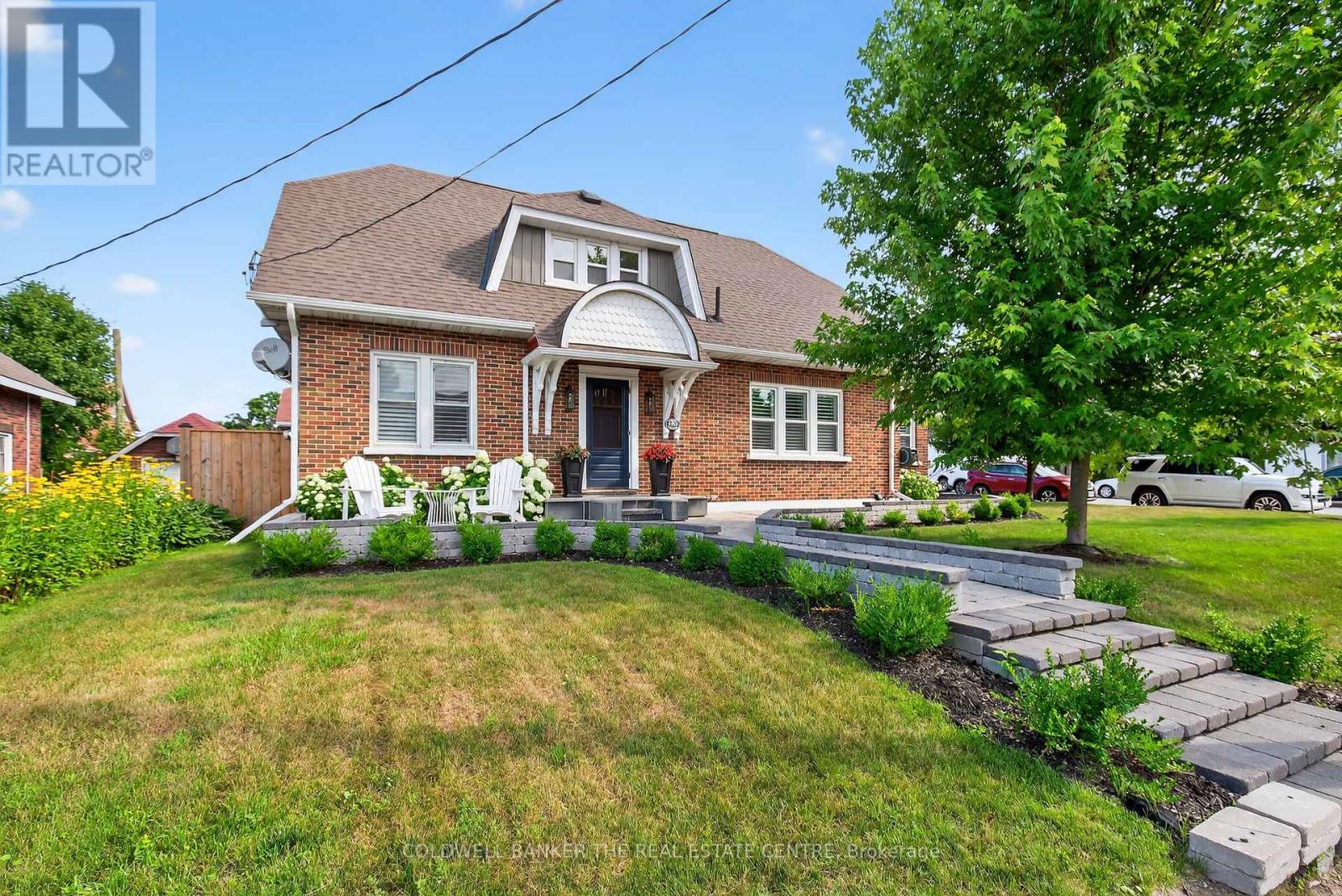 190 Royal St, Gravenhurst, ON P1P 1H5