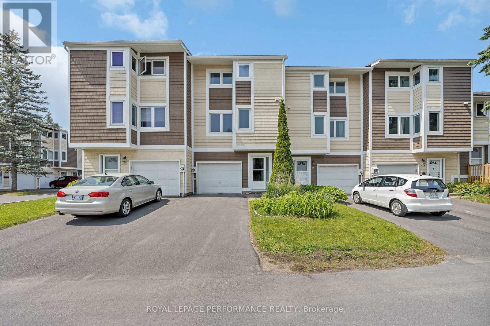 302 Salter Cres, Ottawa, ON K2K 1Z3