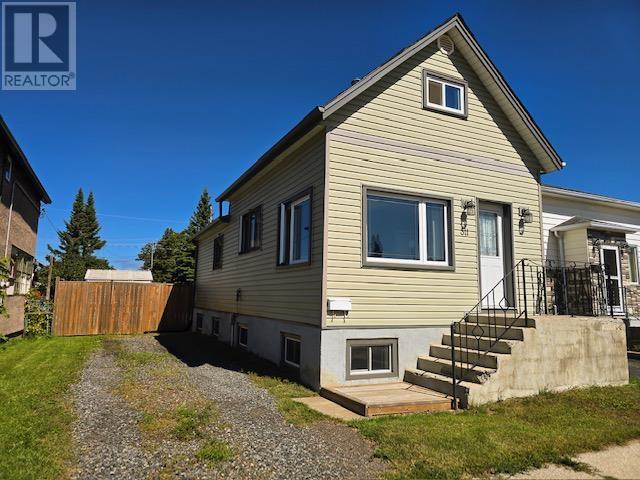311 Francis St E, Thunder Bay, ON P7E 4B4