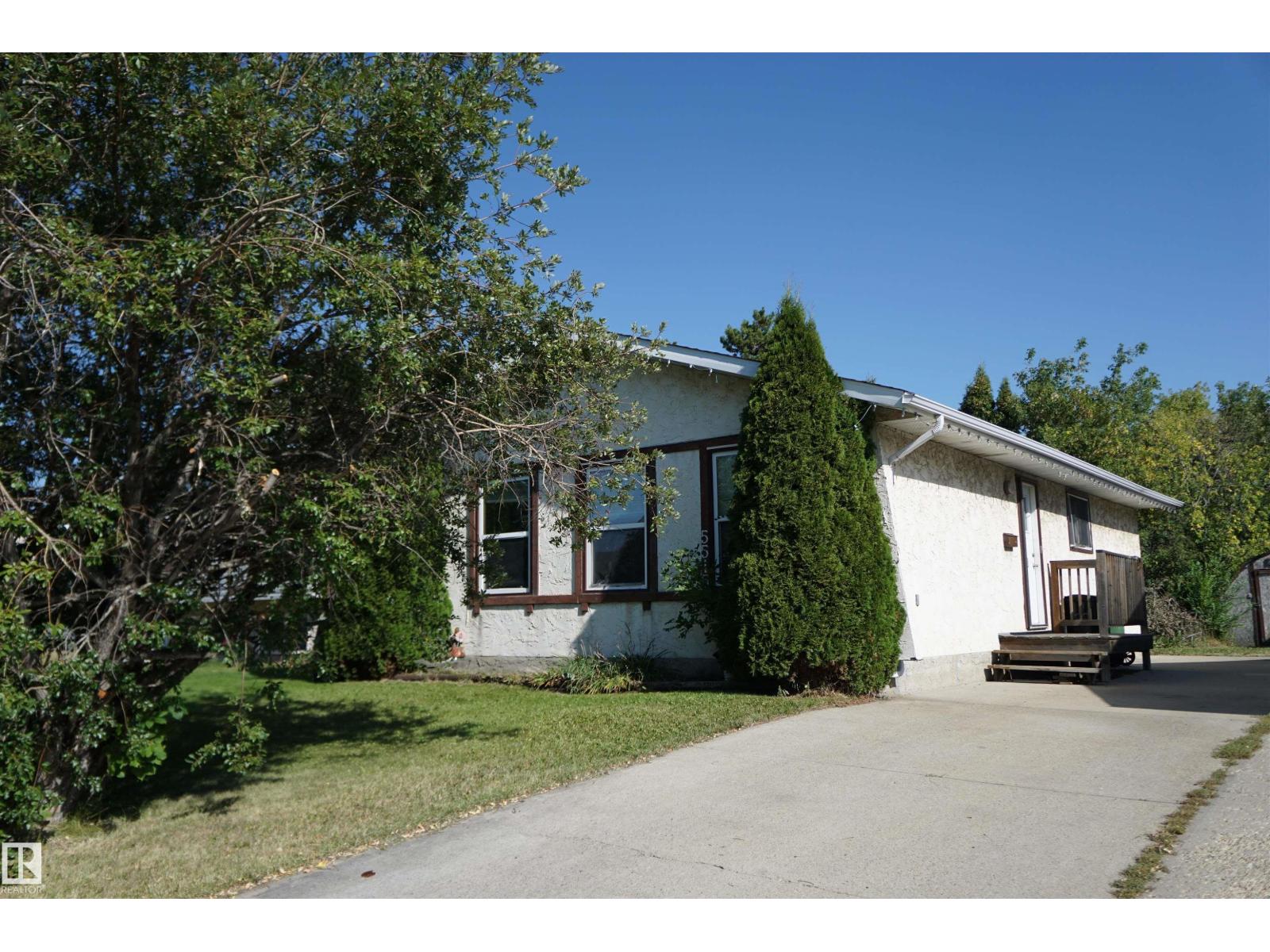 54 St Unit 5515, Leduc, AB T9E 5P4
