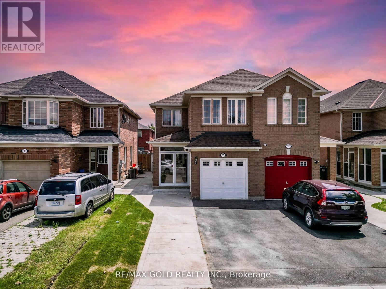 35 Garibaldi Dr, Brampton, ON L6X 4Z2