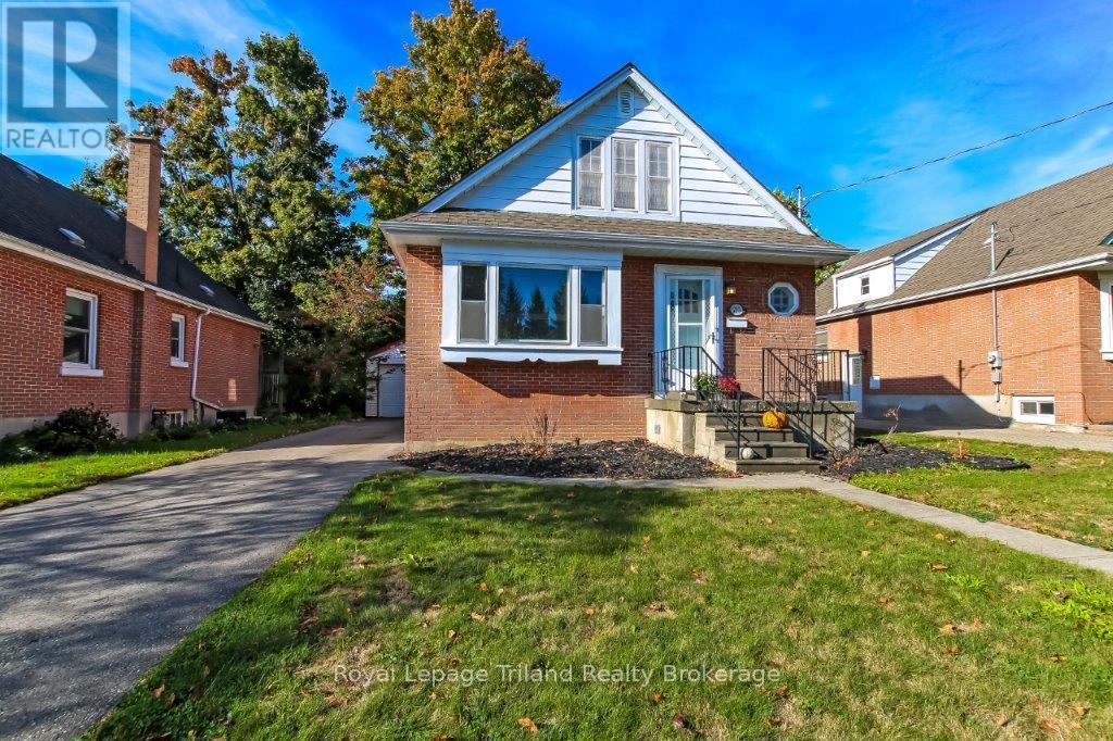 217 Sydenham St, Woodstock, ON N4S 7B8