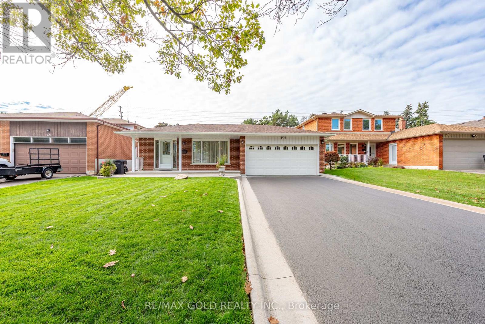 64 Malcolm Cres, Brampton, ON L6S 3C8