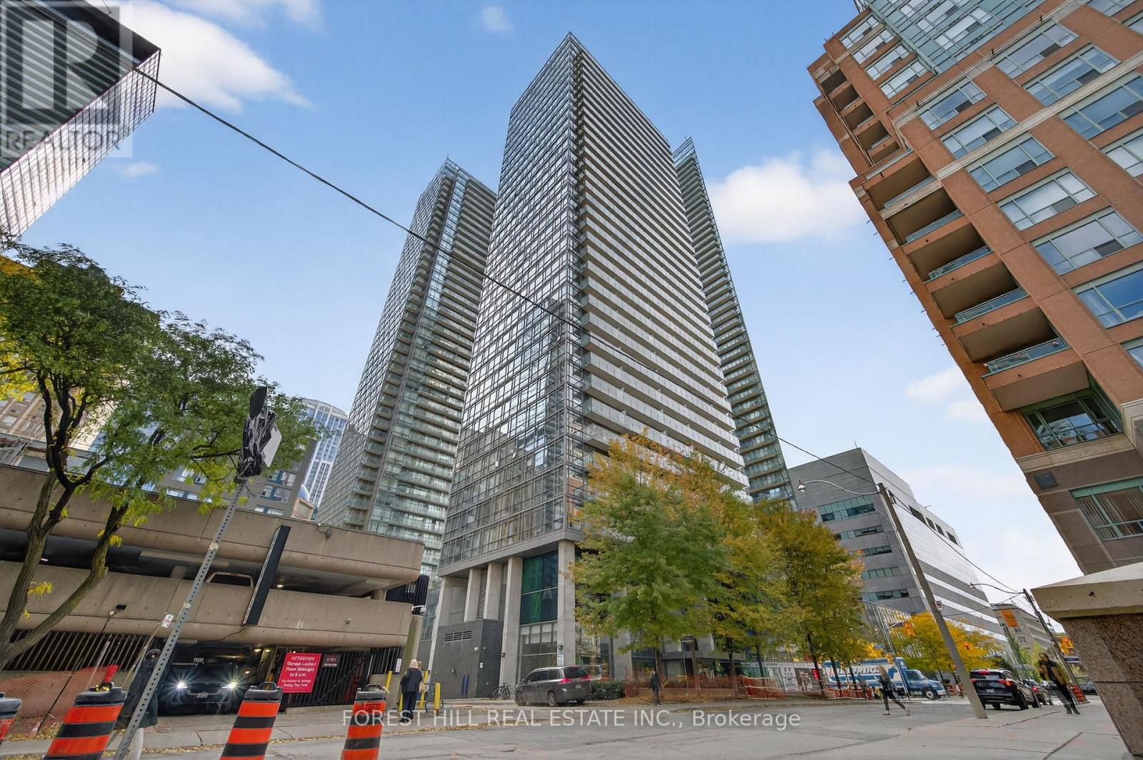 3109 37 Grosvenor St, Toronto, ON M4Y 3G5