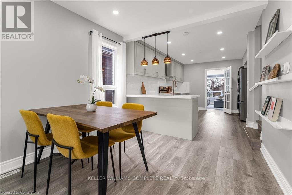 52 E 24th St, Hamilton, ON L8V 2X7