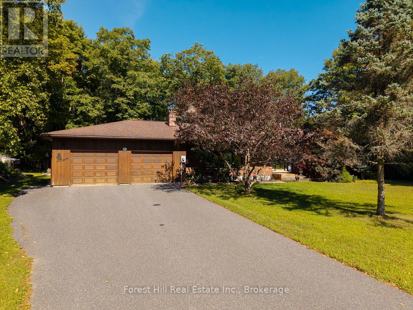 17 Skerryvore Cir, McDougall, ON P2A 2W9