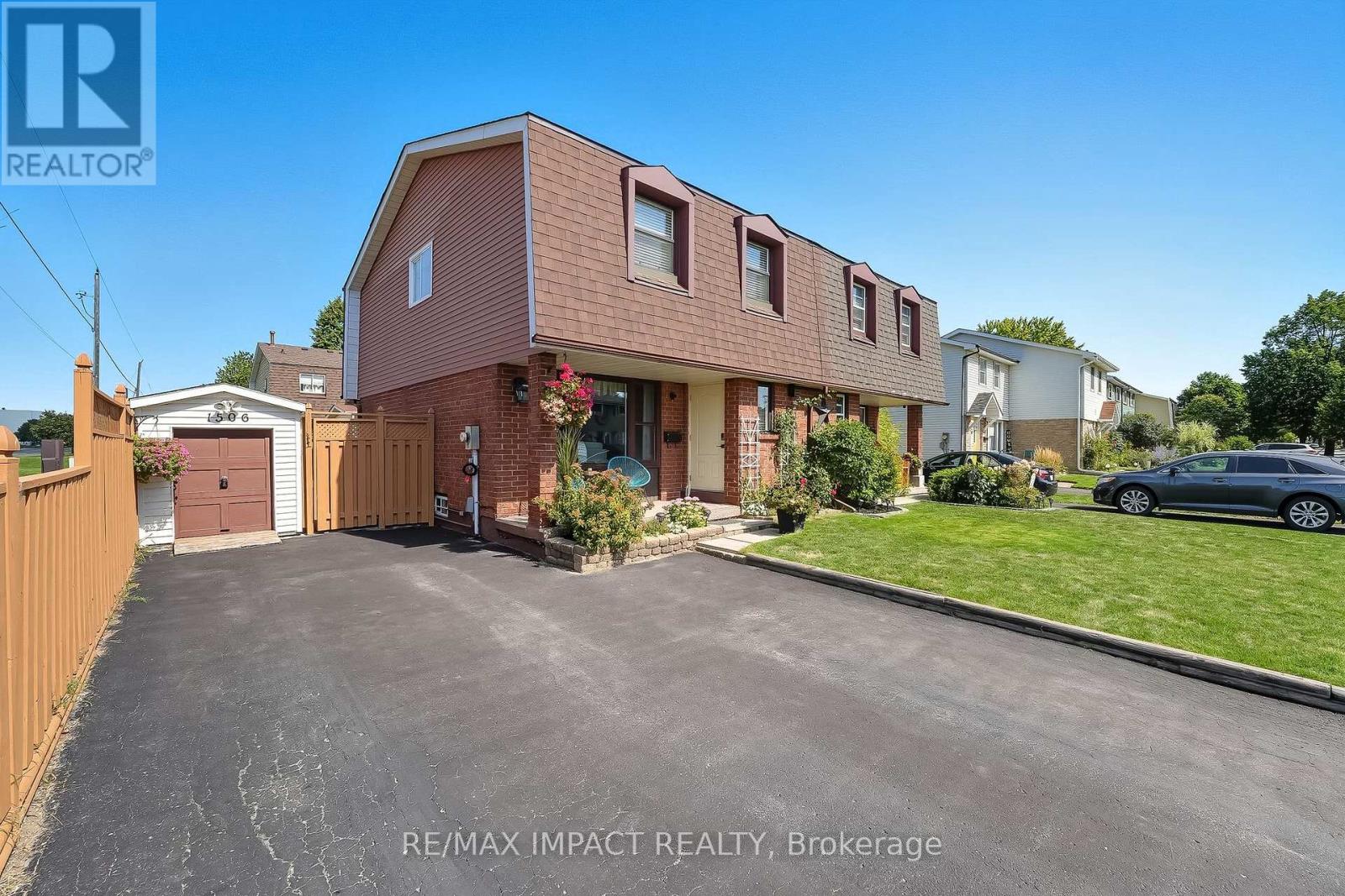 1506 Fenelon Cres, Oshawa, ON L1J 6G1