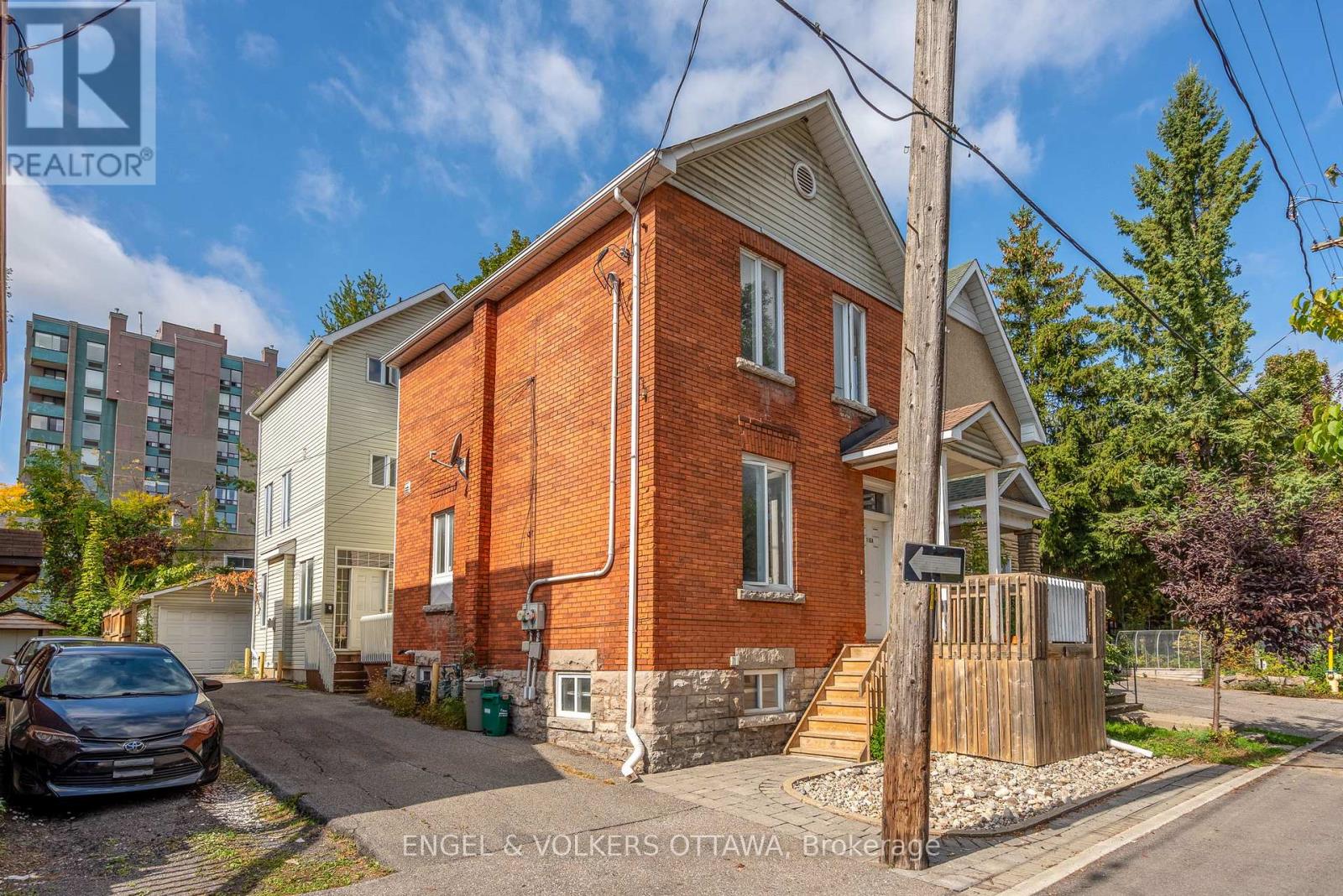 116 Cambridge Street North, Ottawa, ON K1R 7A7