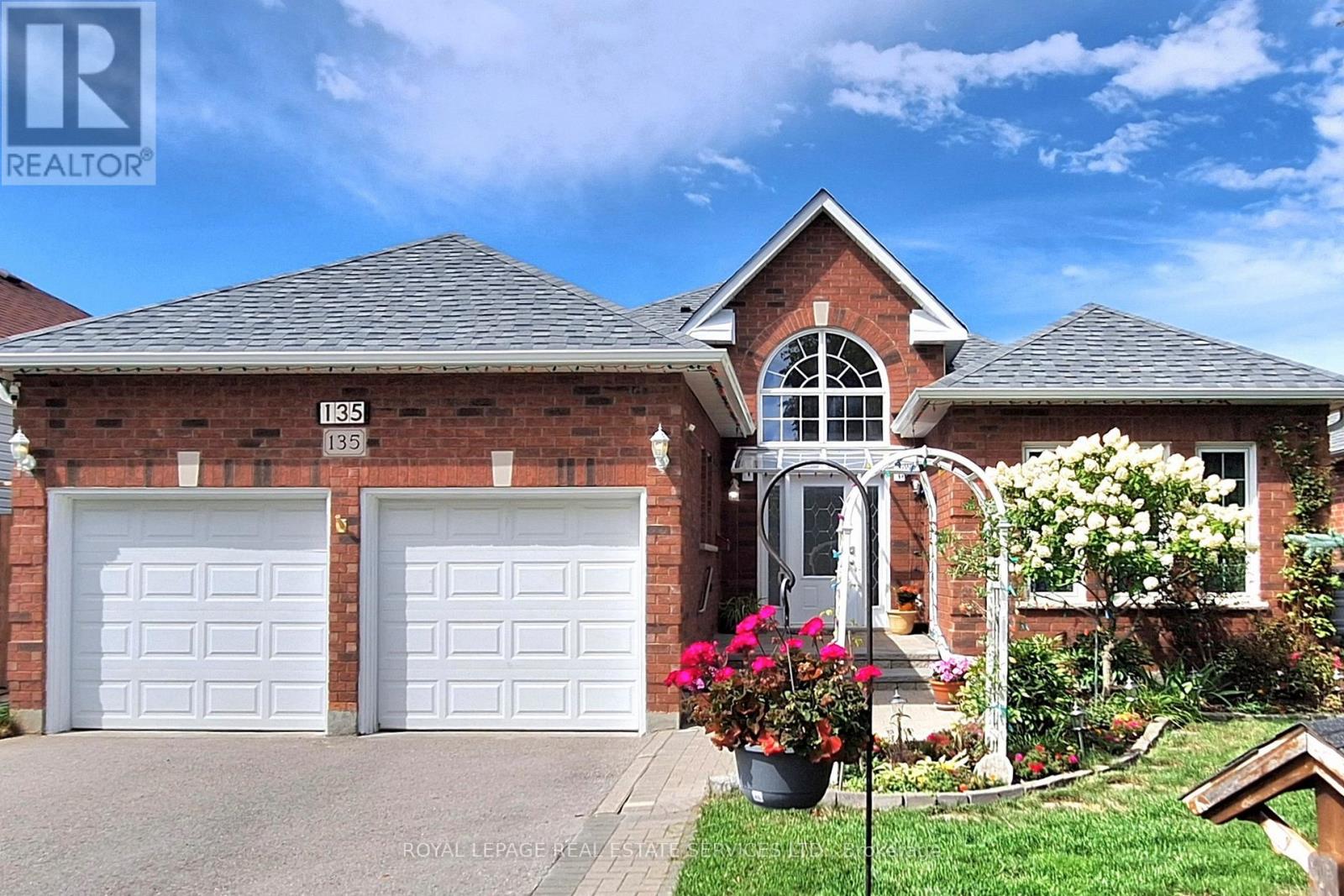 135 Mainprize Cres, East Gwillimbury, ON L0G 1M0