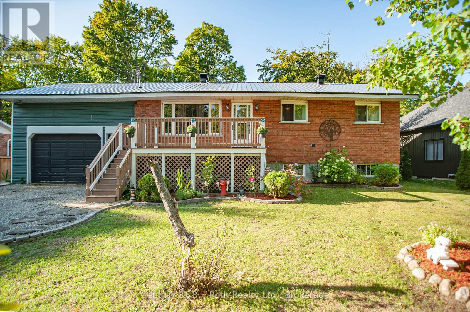 18 Mundy Ave, Tiny, ON L9M 0B5