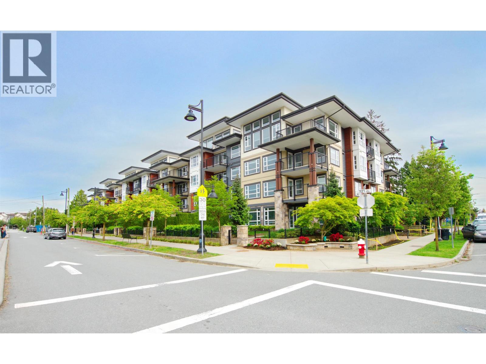 22562 121 Avenue Unit 203, Maple Ridge, BC V2X 3Y8