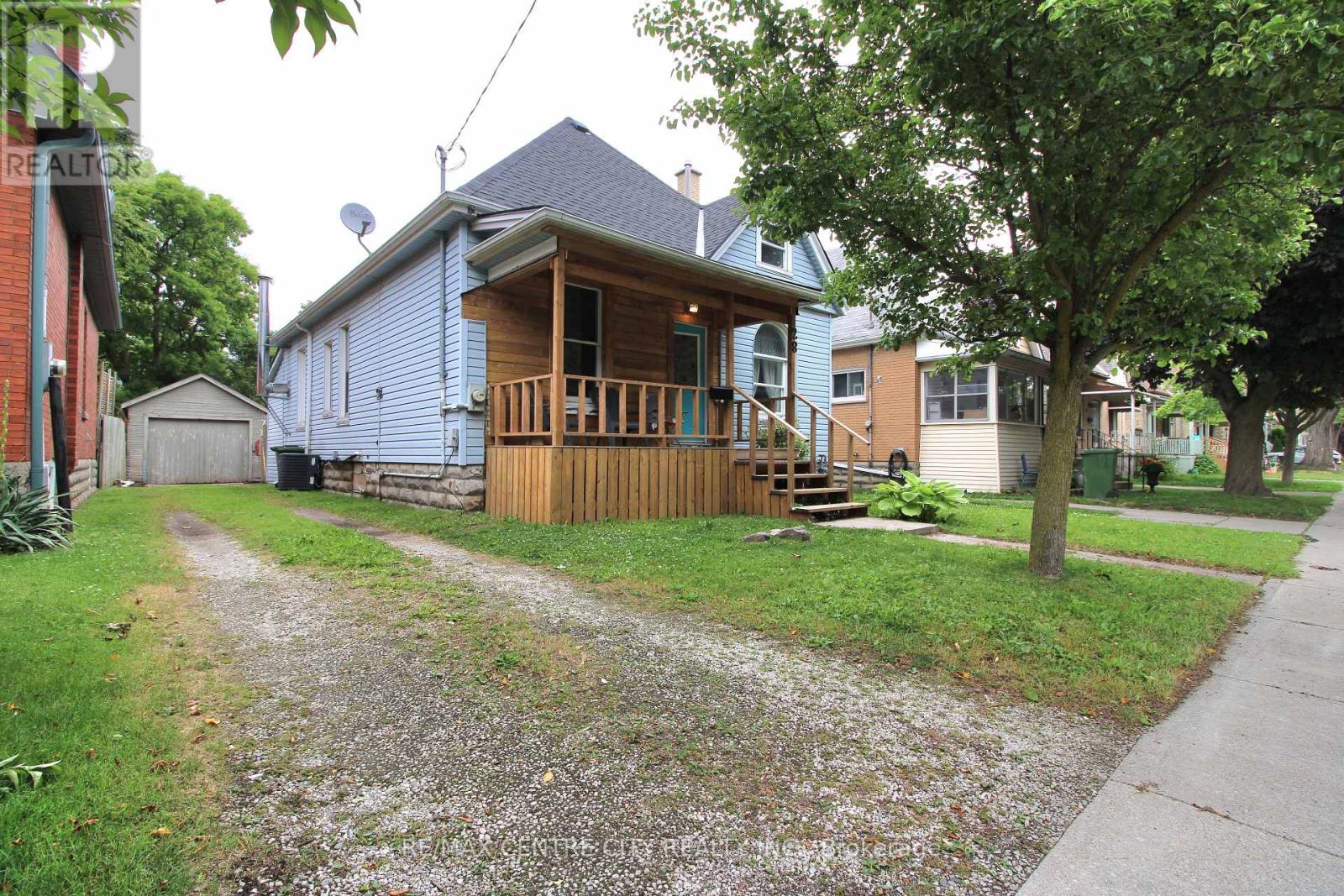 28 Maple St, St. Thomas, ON N5R 1Y9