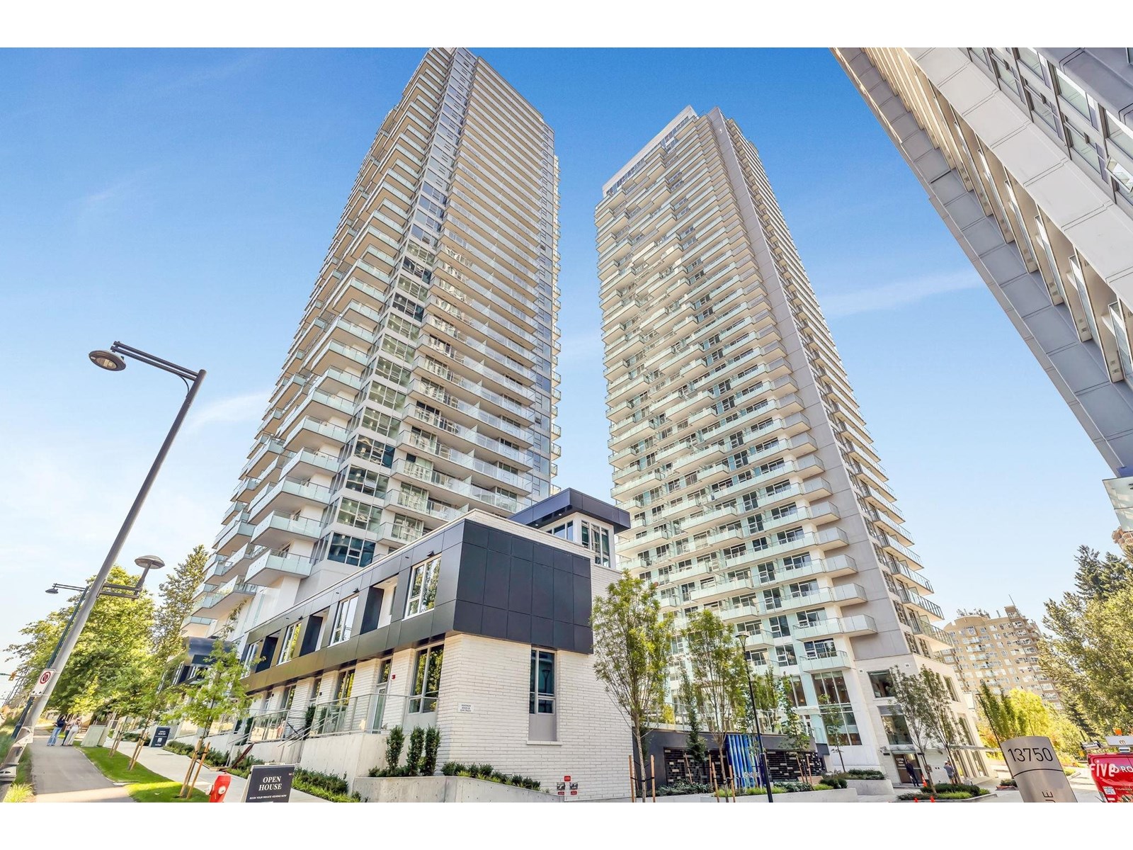 13778 100 Avenue Unit 1310, Surrey, BC V4N 5R4
