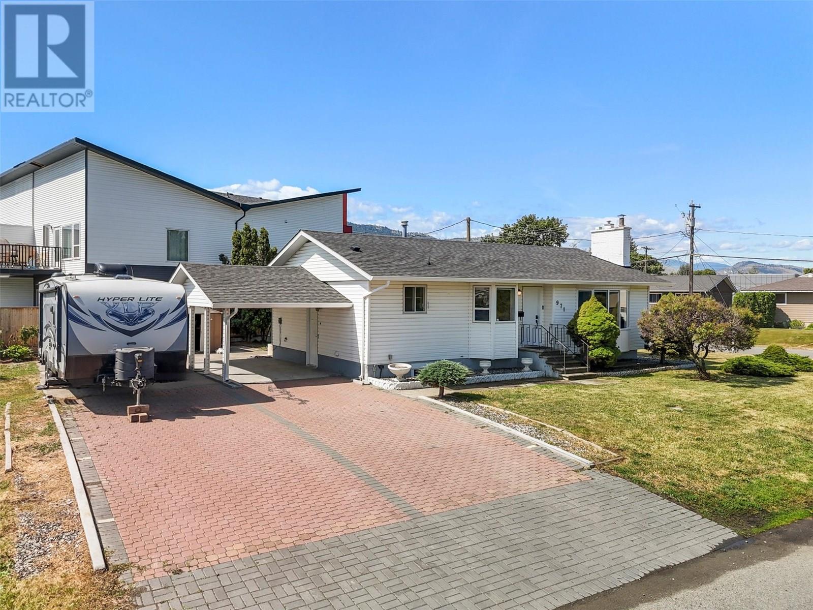 971 Kirkland Pl, Kamloops, BC V2B 3Y7