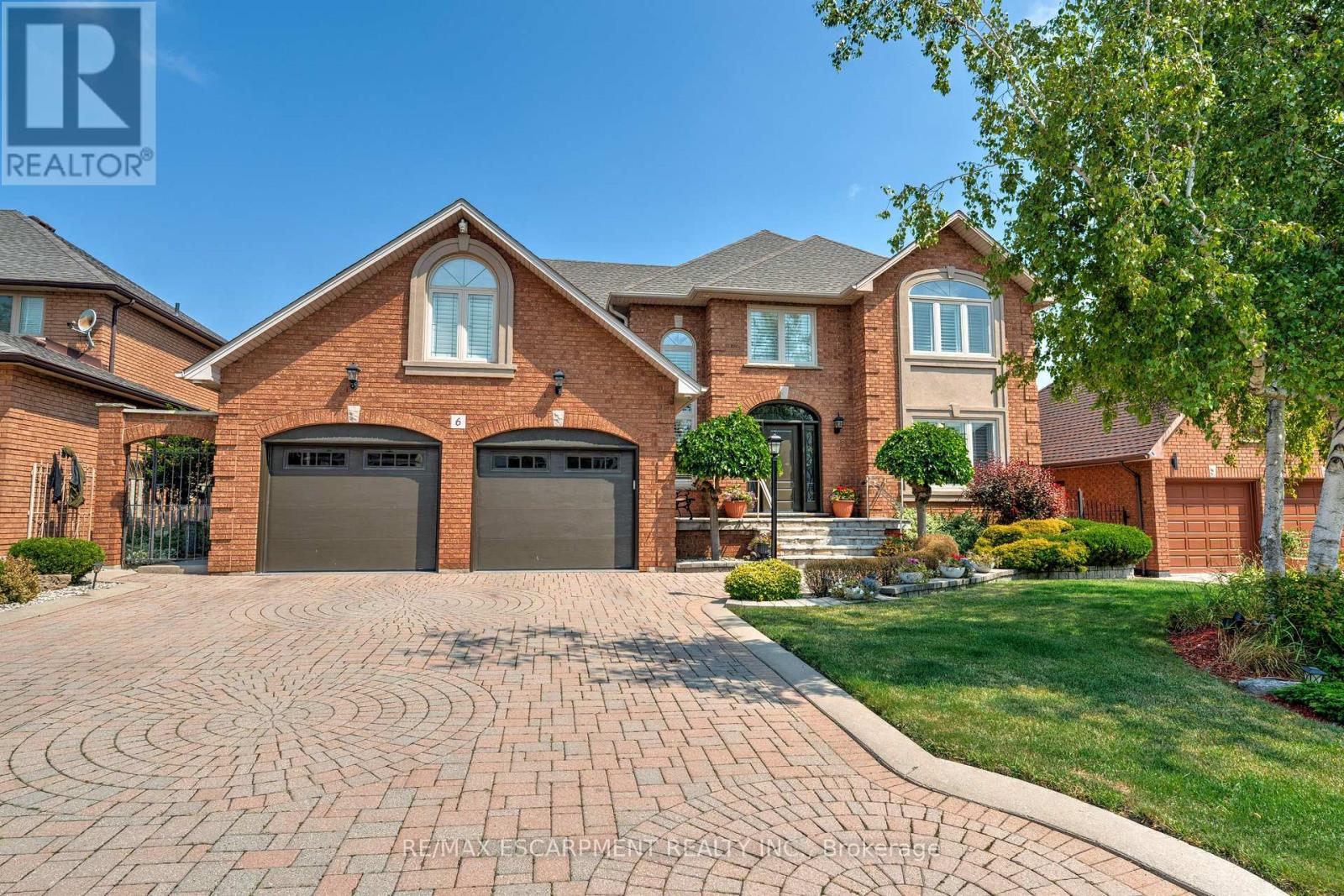 6 Embassy Dr, Hamilton, ON L8T 4Z8