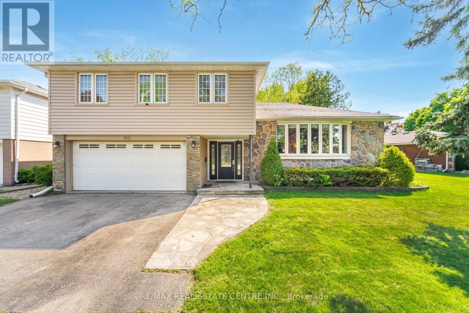 45 Core Cres, Brampton, ON L6W 2G6