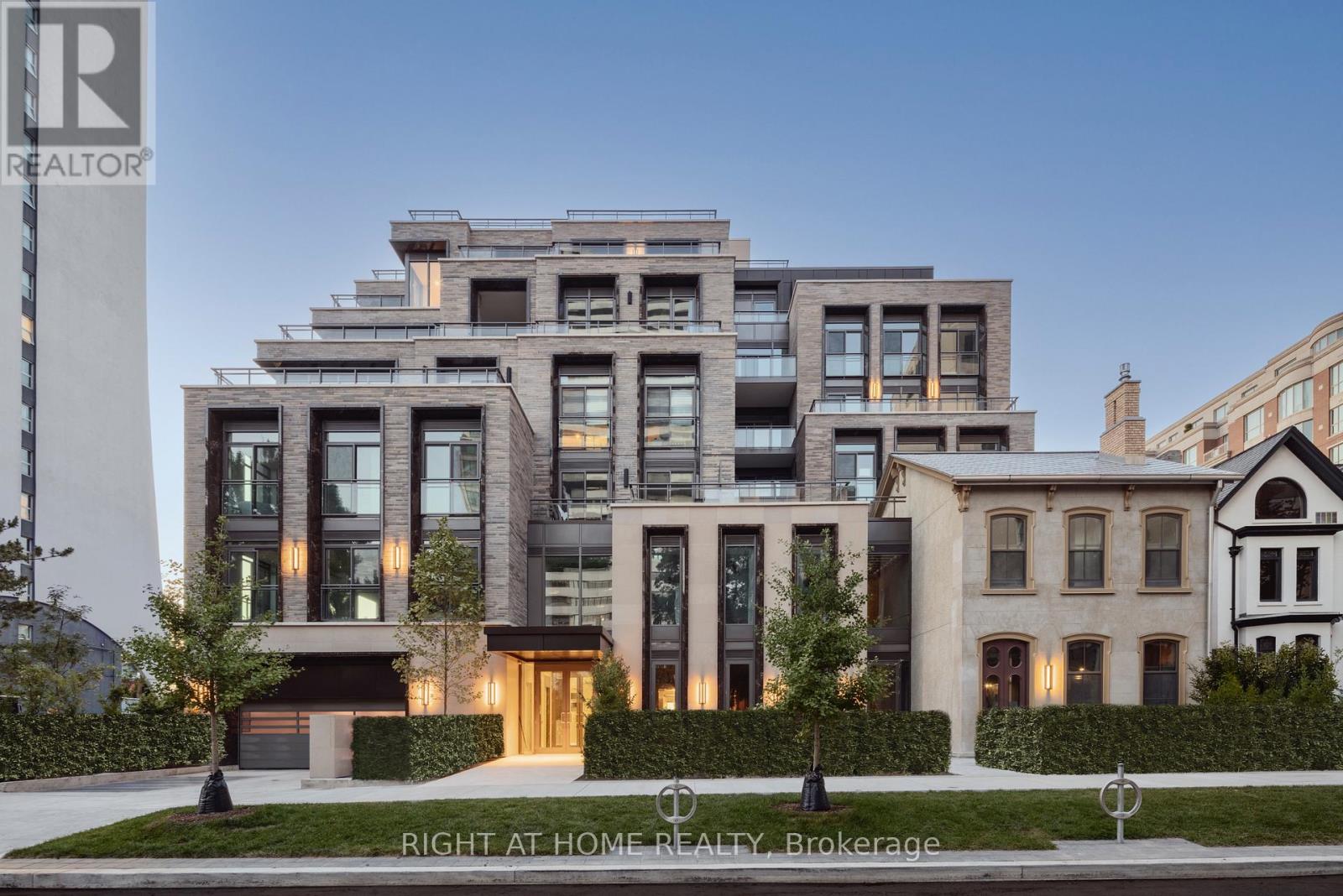 404 10 Prince Arthur Ave, Toronto, ON M5R 1A9