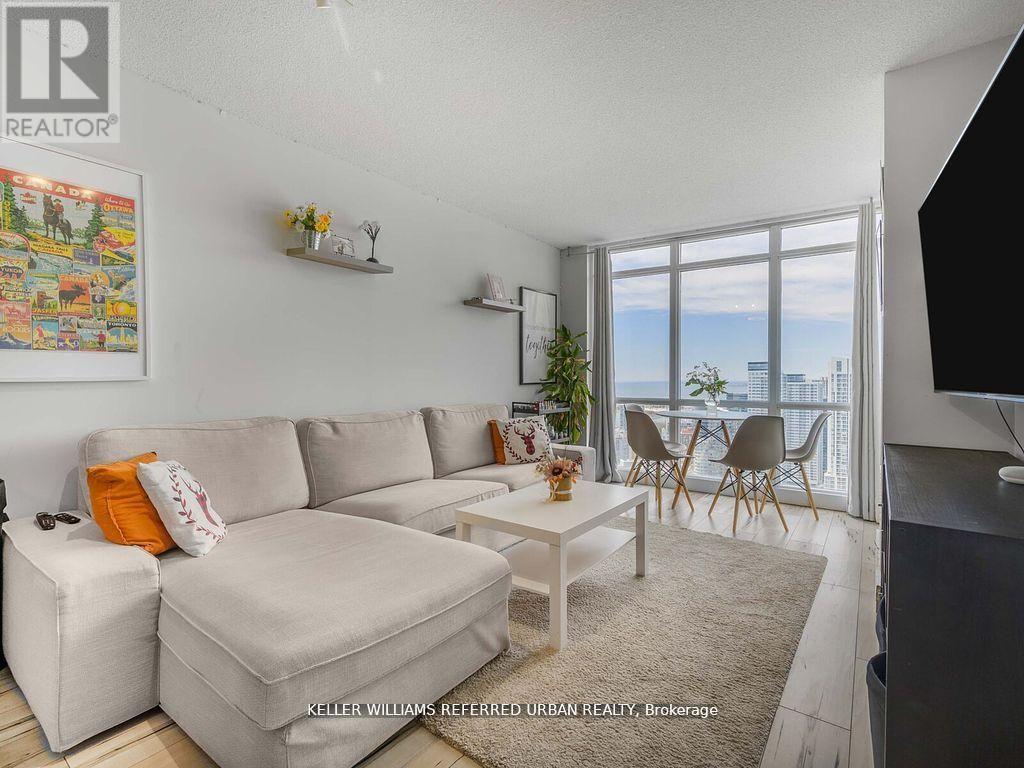 4702 11 Brunel Ct, Toronto, ON M5V 3Y3