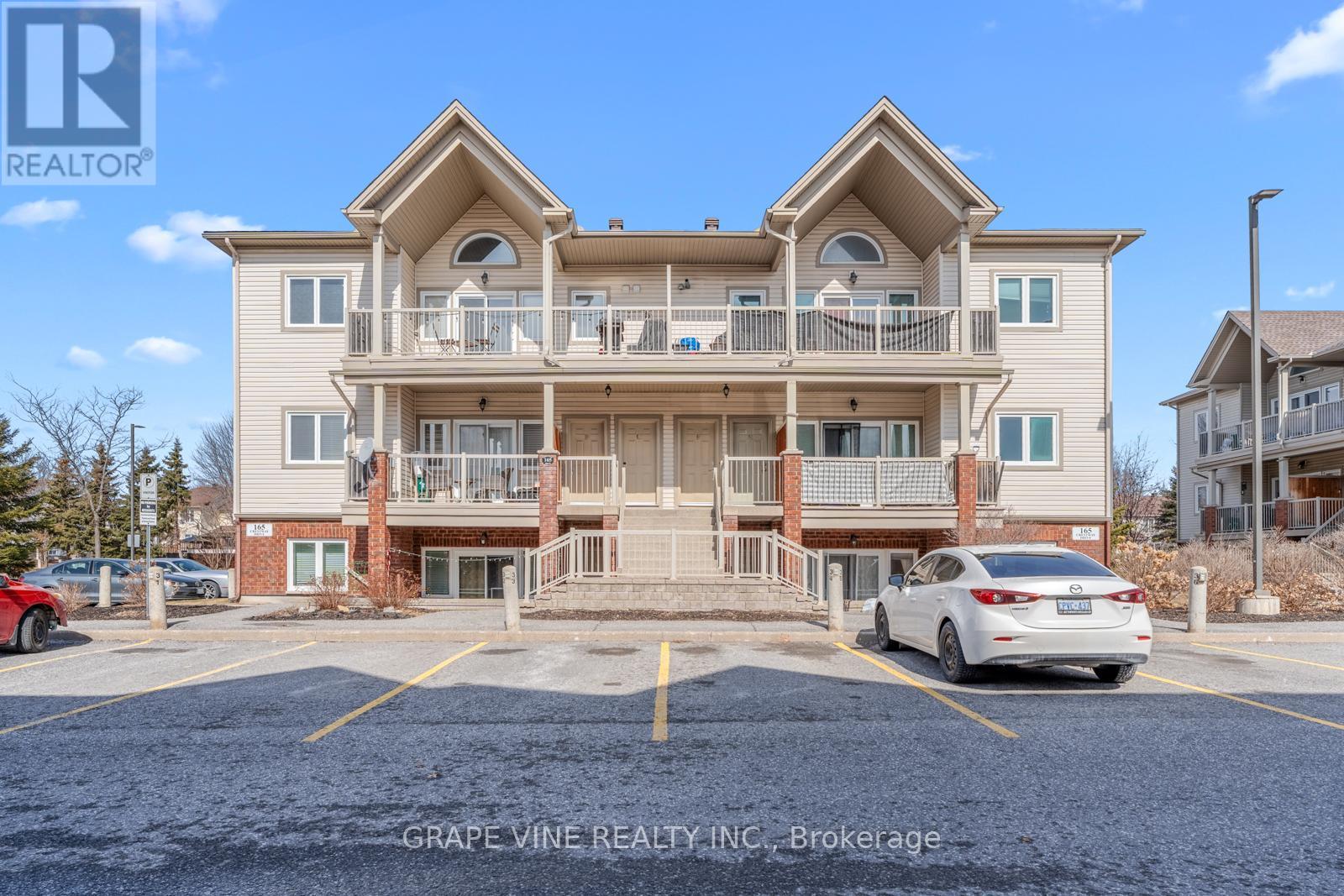165 Crestway Drive #d, Ottawa, ON K2G 7C8