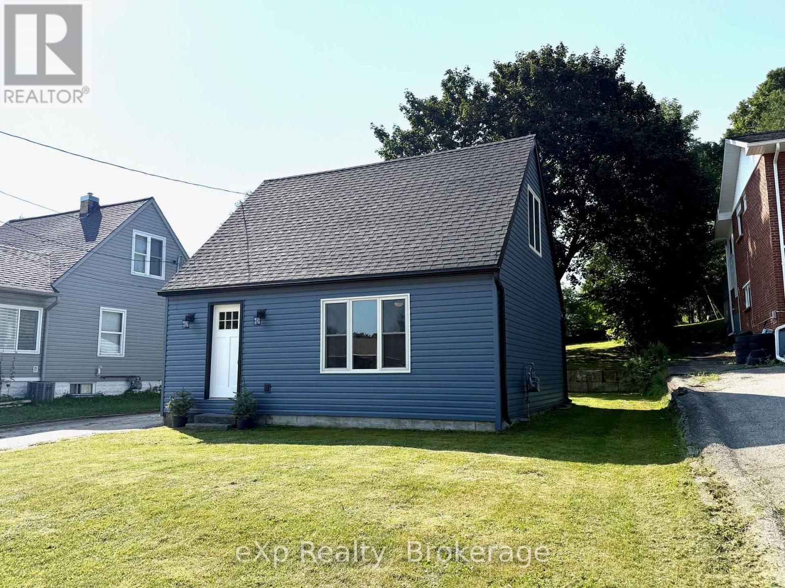 211 Elgin St, Brockton, ON N0G 2V0