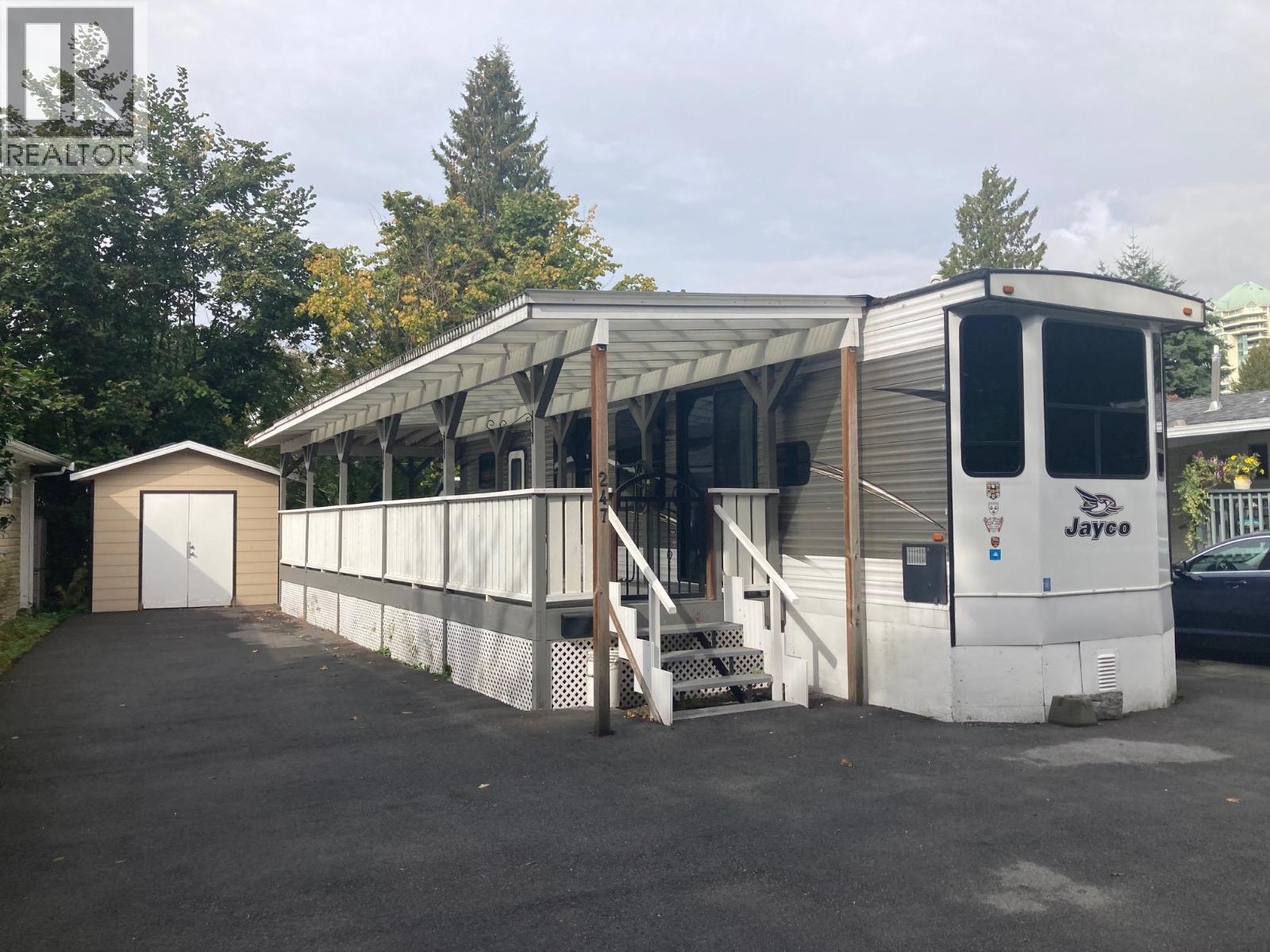 247 Tomahawk Ave, West Vancouver, BC V7P 1C4