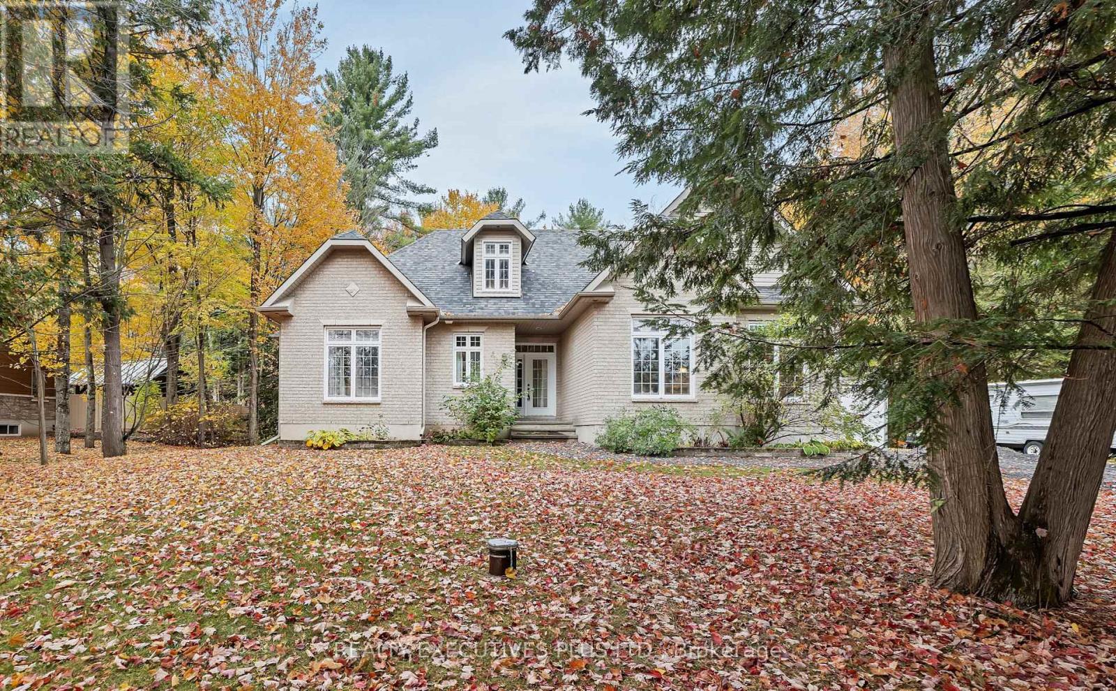 2660 Dubois St, Clarence-Rockland, ON K4K 1K7