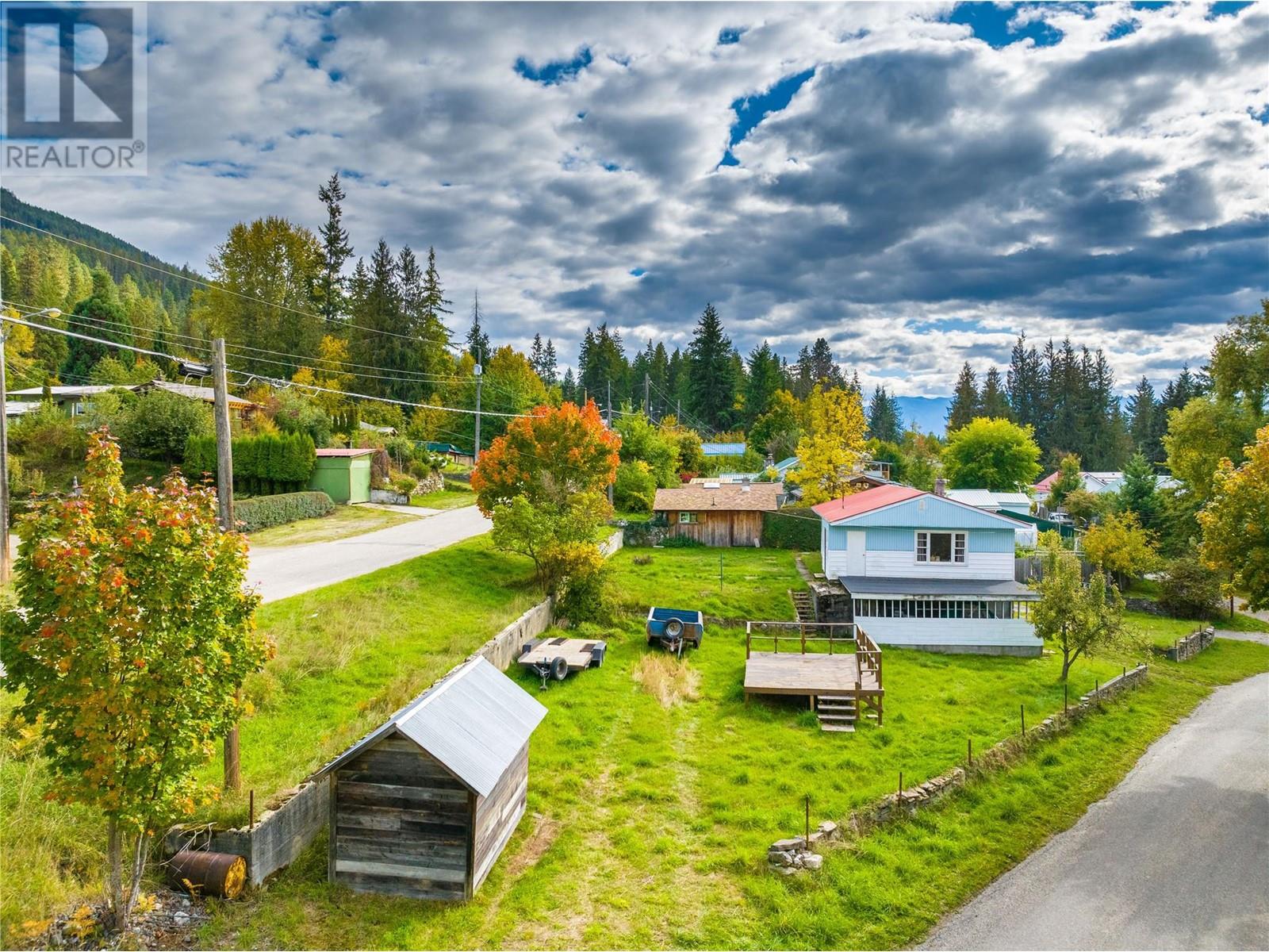 1537 Russel Ave, Riondel, BC V0B 2B0