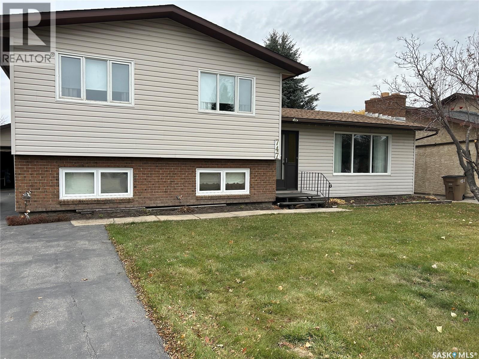 747 Golburn Cres, Tisdale, SK S0E 1T0