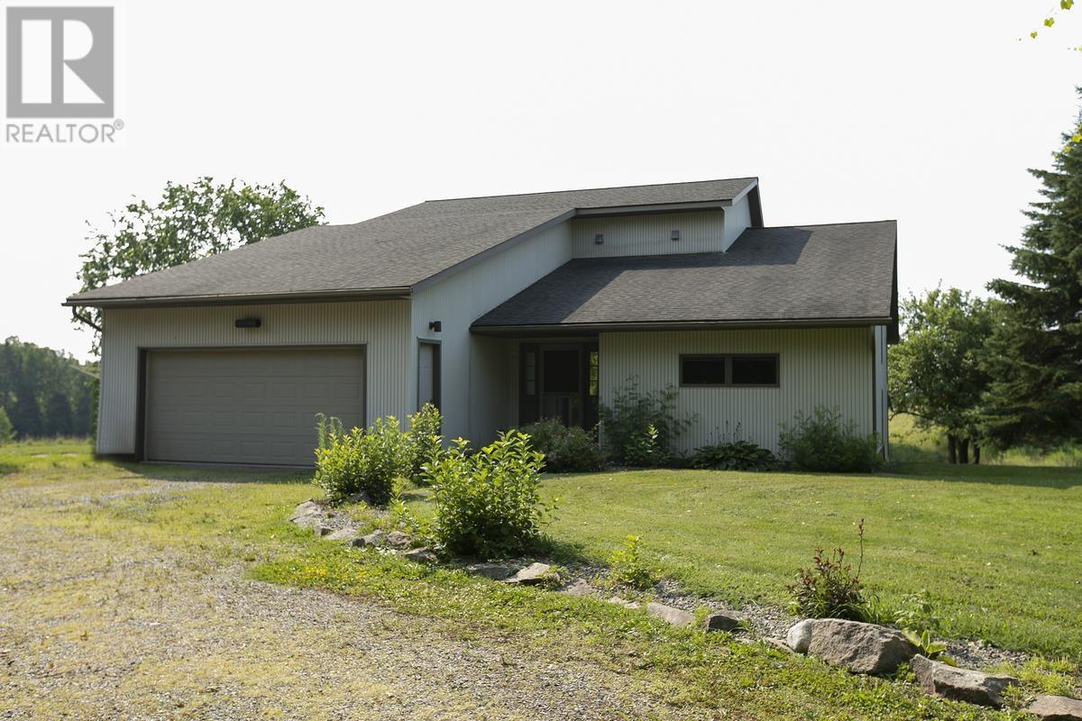 618 Allens Side Rd, Sault Ste. Marie, ON P6C 2Z3