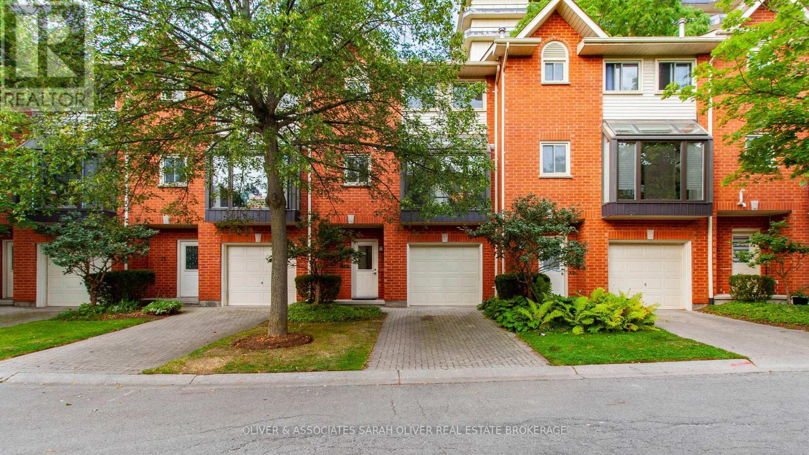 14 683 Windermere Rd, London, ON N5X 3T9