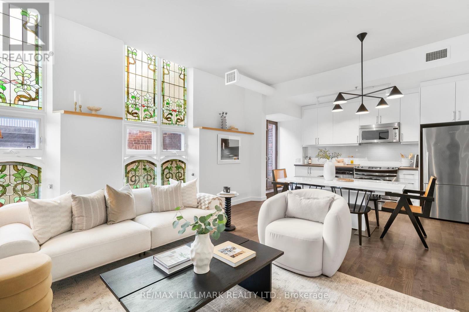 202 701 Dovercourt Rd, Toronto, ON M6H 0A1