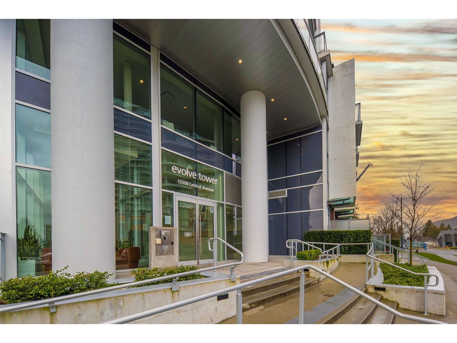 13308 Central Avenue Unit 104, Surrey, BC V3T 0M4