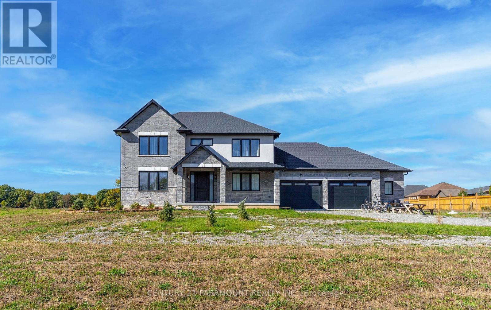 129 S Pelham Rd, Welland, ON L3B 5N8