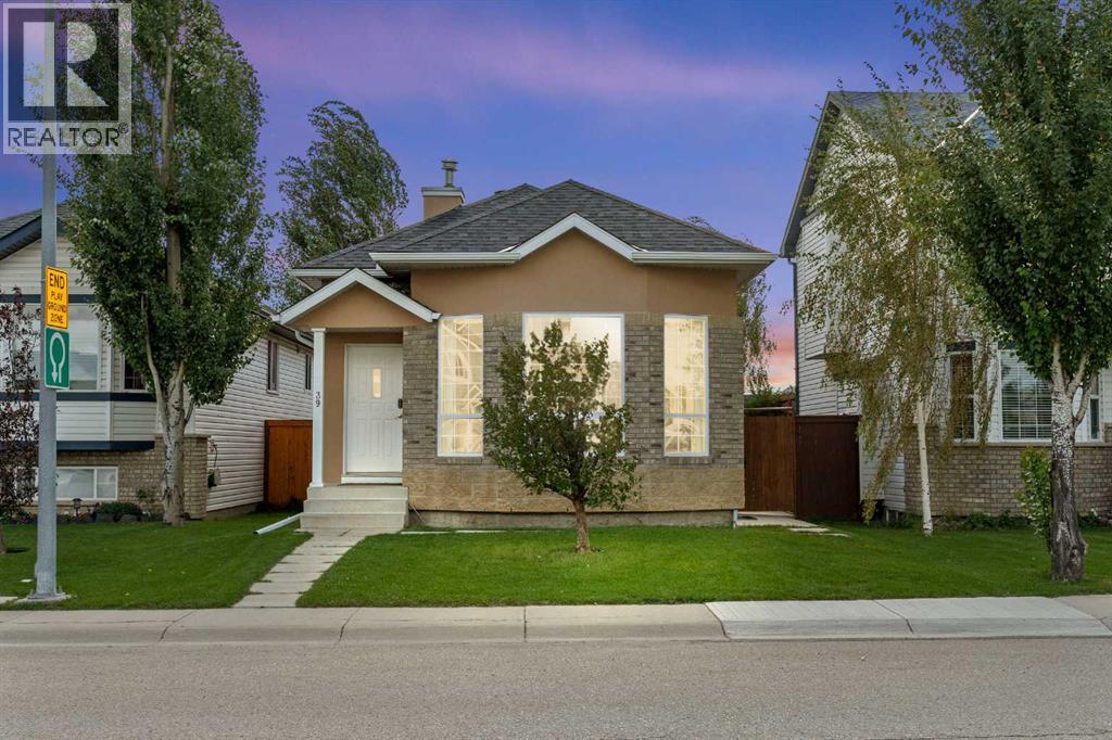39 Saddlemont Close NE, Calgary, AB T3J 4V1