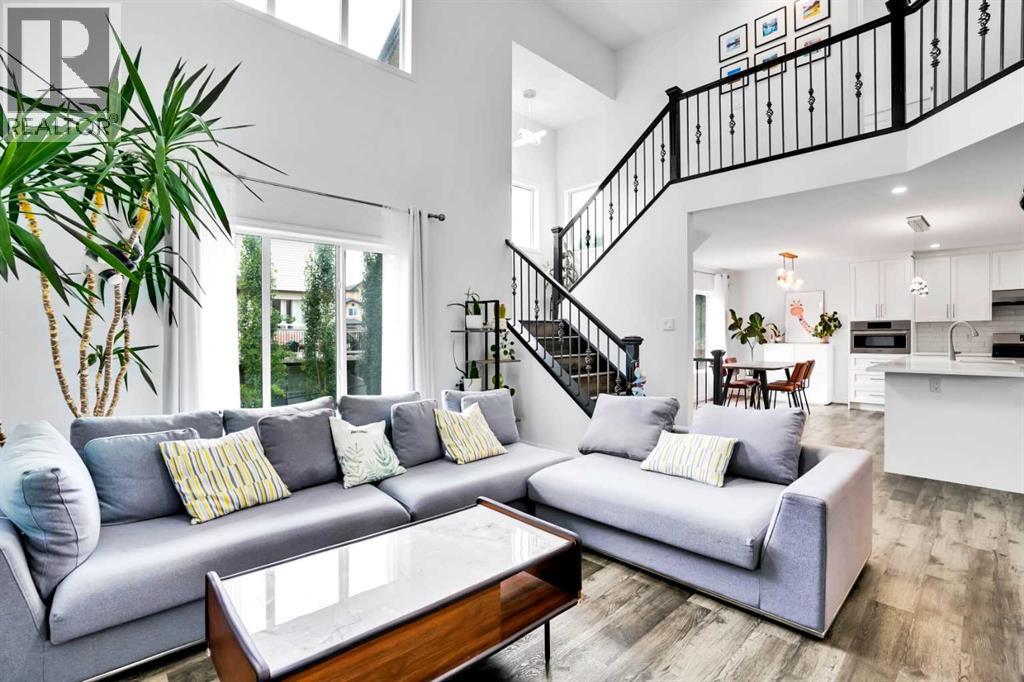 73 Elkton Way SW, Calgary, AB T3H 4Y9