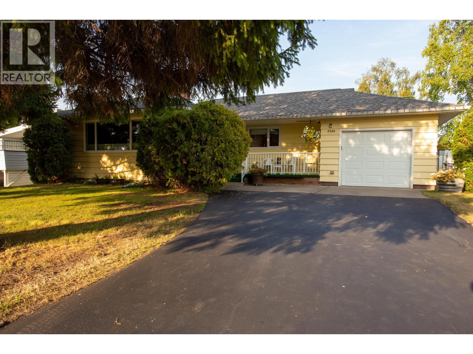 2938 Nechako Dr, Prince George, BC V2M 3A8