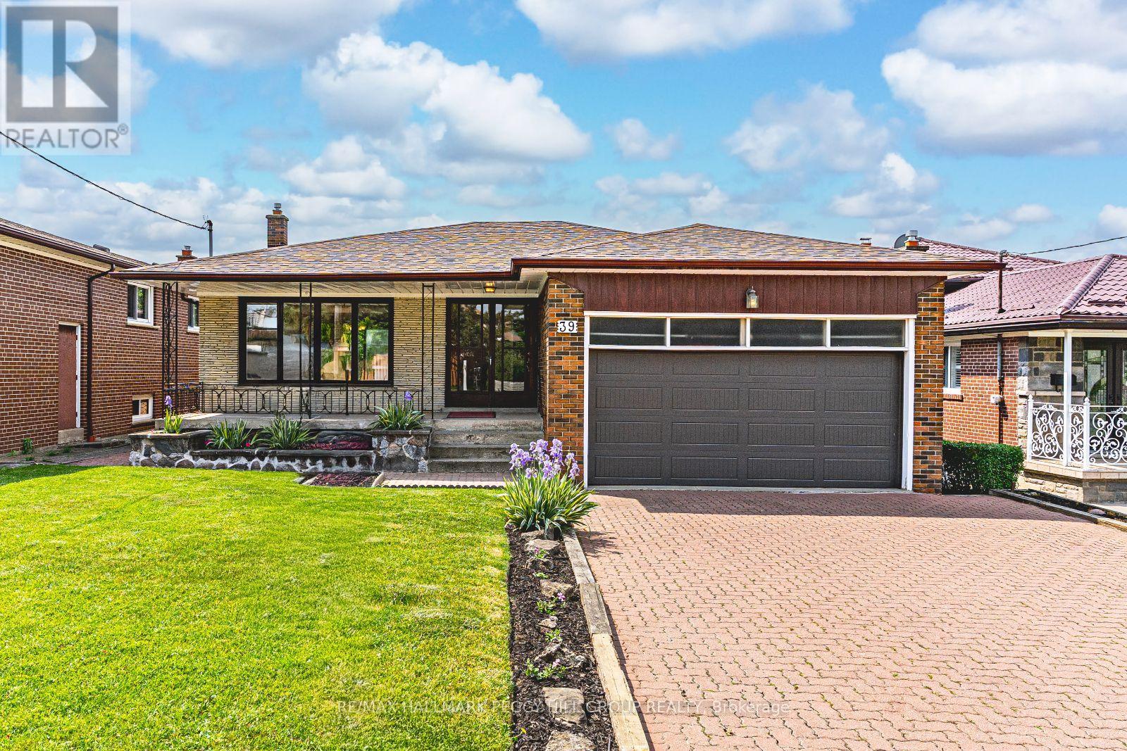 39 Frith Rd, Toronto, ON M3N 1E9