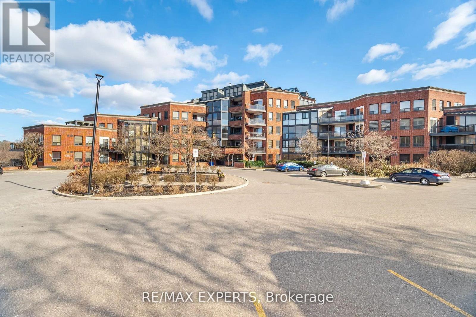 305 100 Arbors Ln, Vaughan, ON L4L 3B6