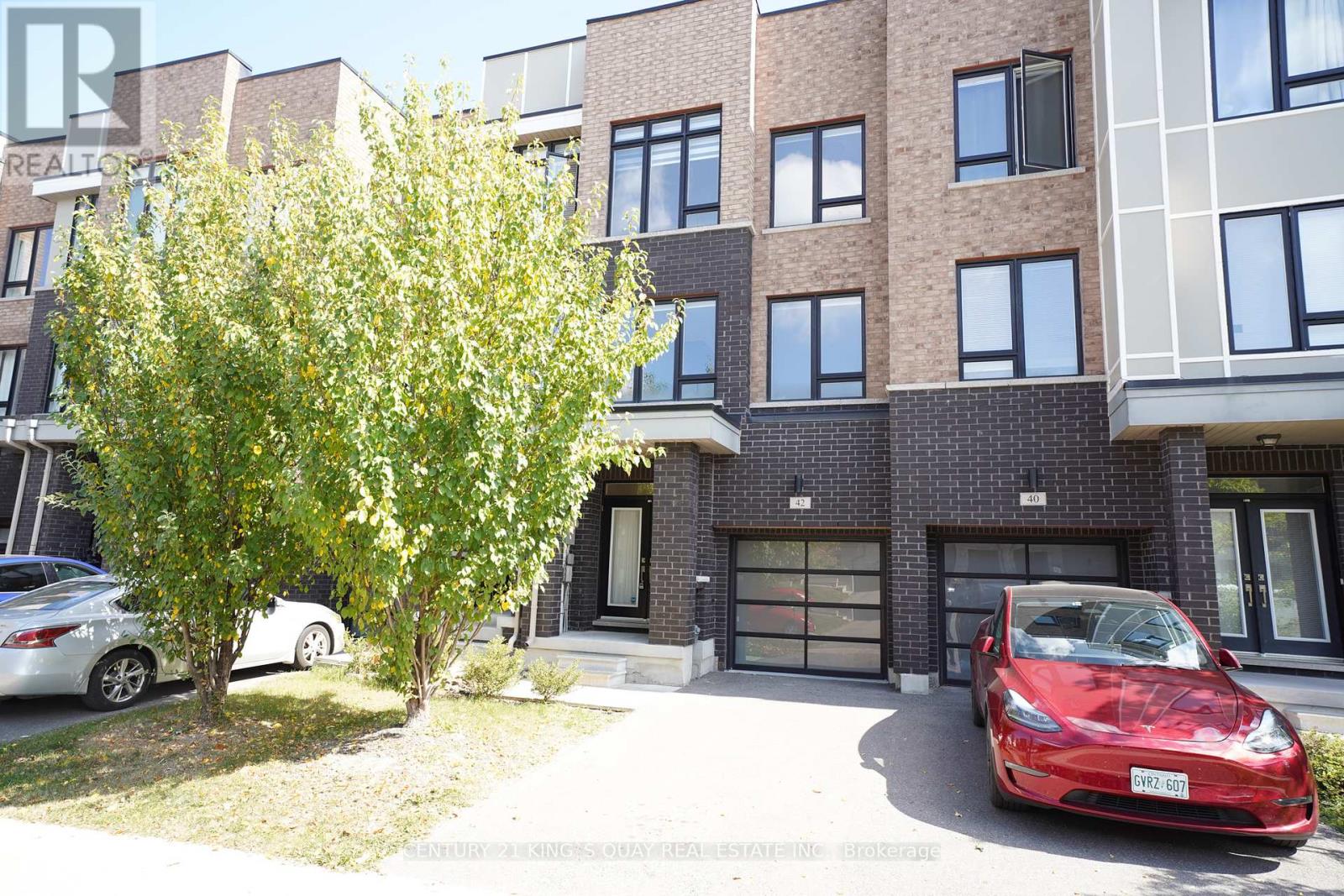 42 Fancamp Dr, Vaughan, ON L6A 4Z1