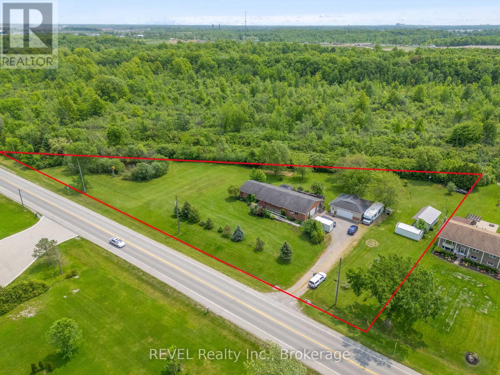 717 Riverside Dr, Welland, ON L3B 5N6
