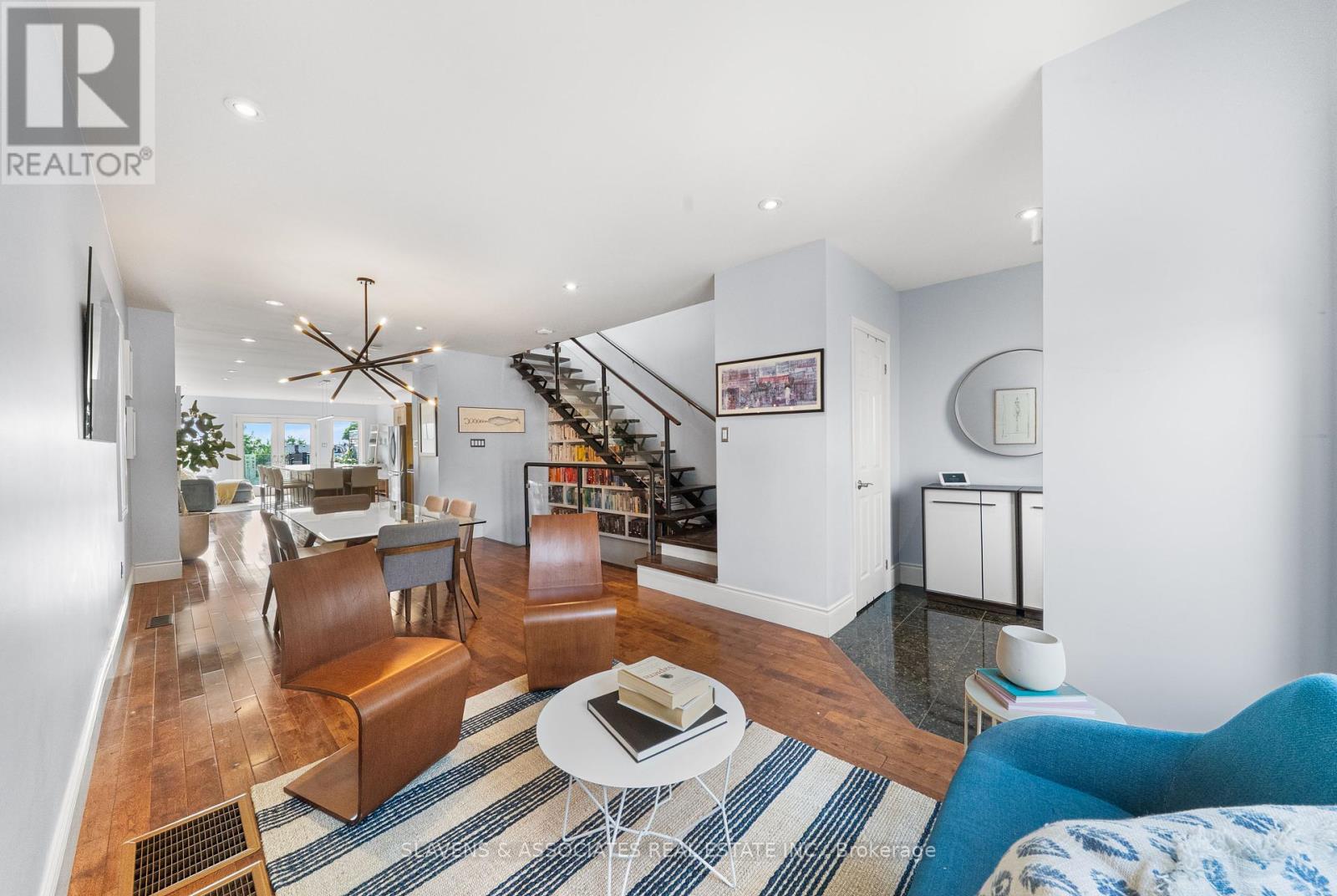 102 Gilbert Ave, Toronto, ON M6E 4W1