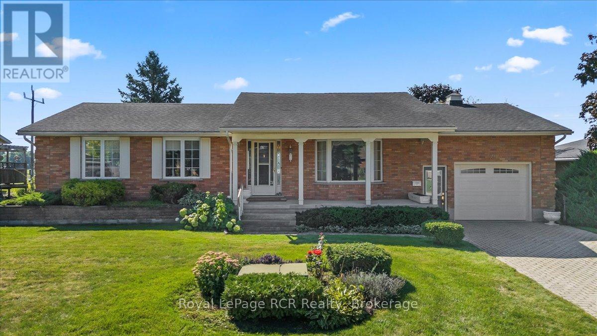 29 2nd Street Crescent, Hanover, ON N4N 3R3