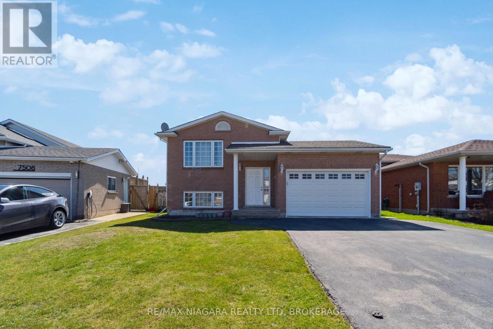 7516 Monastery Dr, Niagara Falls, ON L2H 3A7