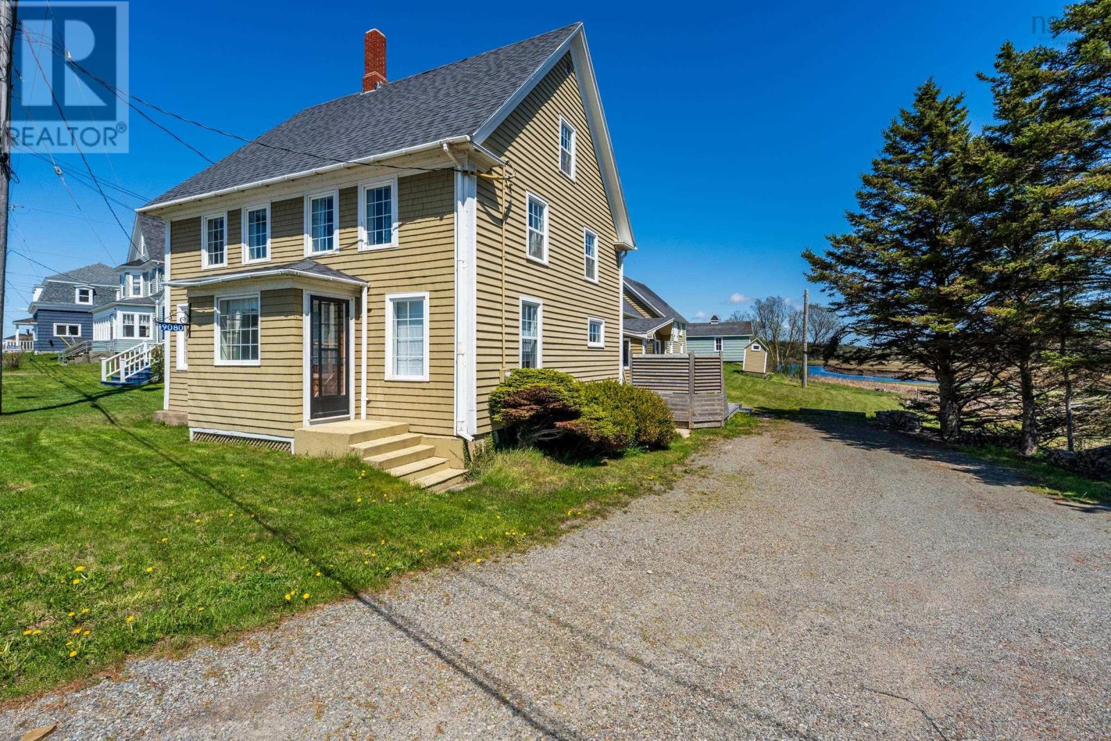 9080 Highway 1, Meteghan River, NS B0W 2L0