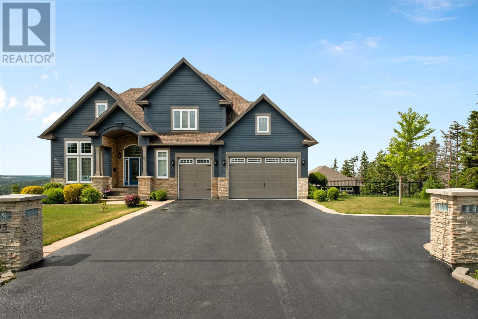 95 Summit Dr, Paradise, NL A1L 2P3