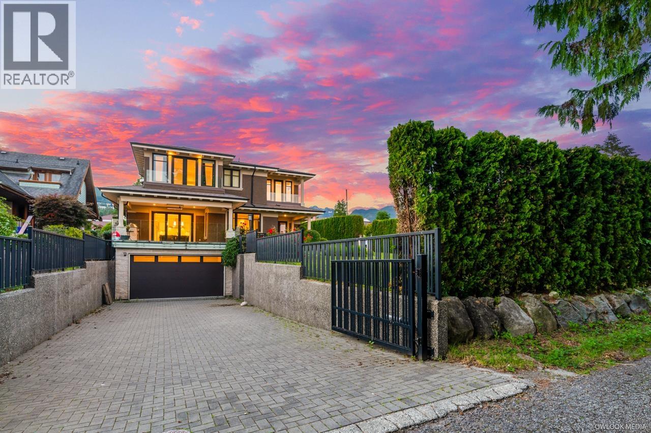 1208 Haywood Ave, West Vancouver, BC V7T 1V1