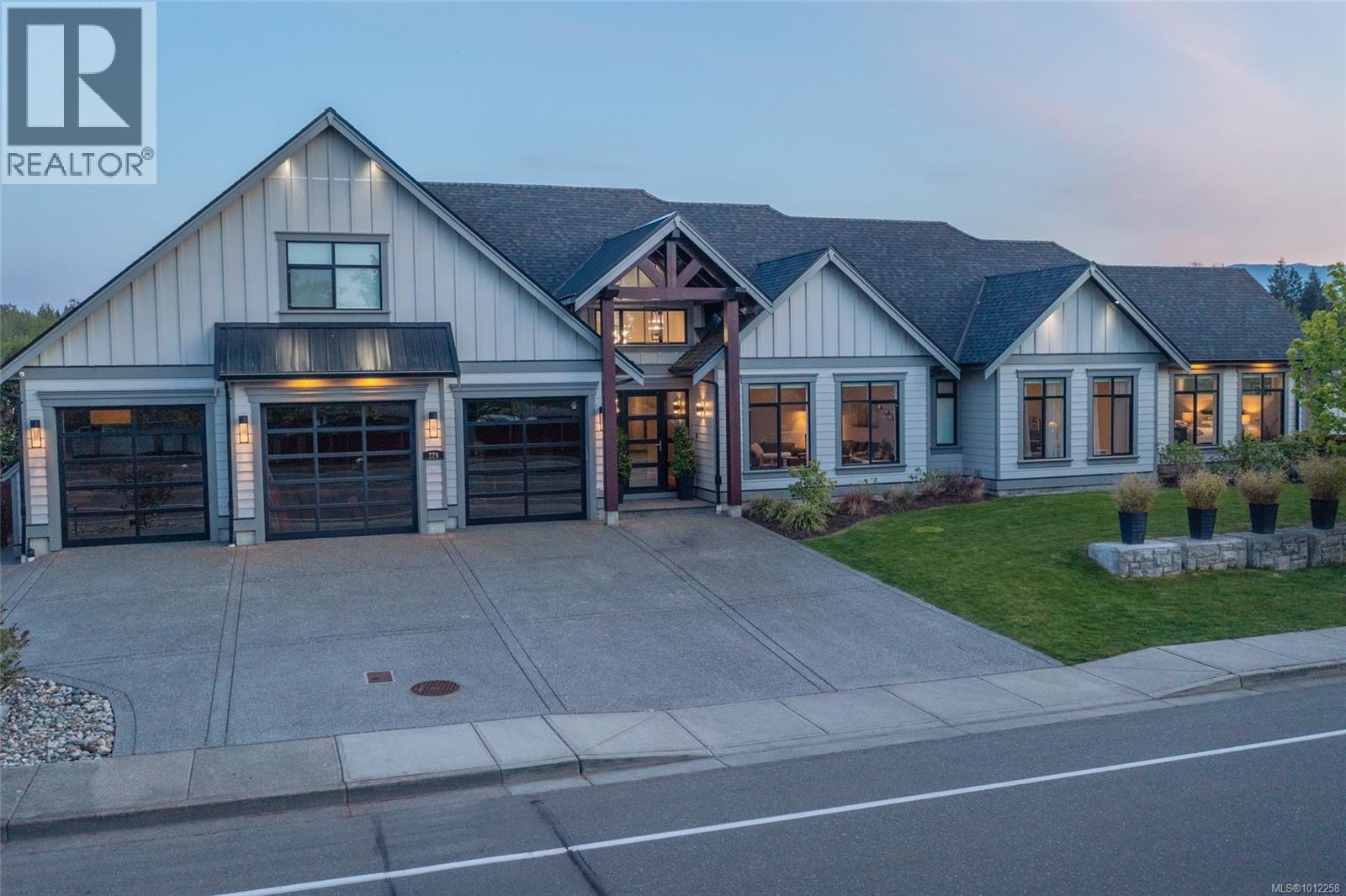 776 Hirst Ave, Parksville, BC V9P 2L5