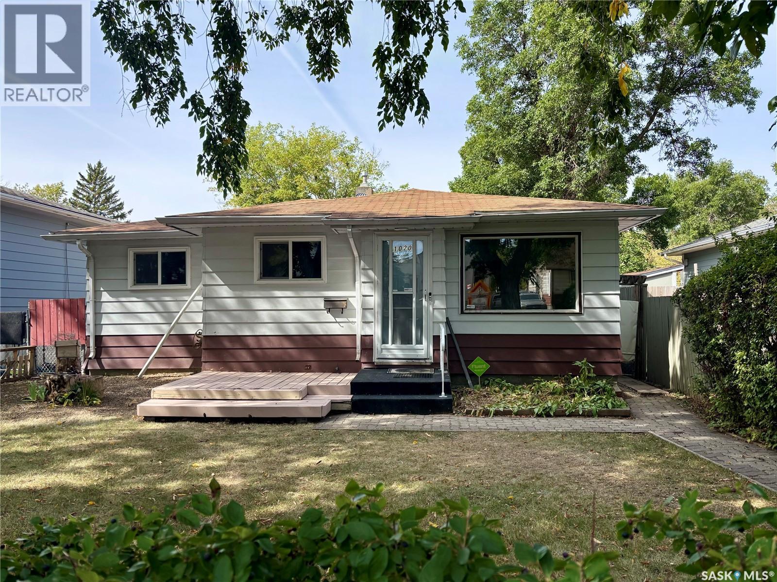 1020 Elphinstone St, Regina, SK S4T 3L8